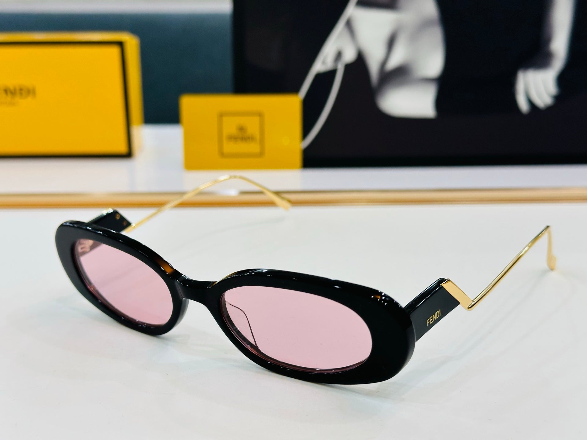 FF DIAMONDS OVAL FRAME SUNGLASSES E3018 IN ACETATE