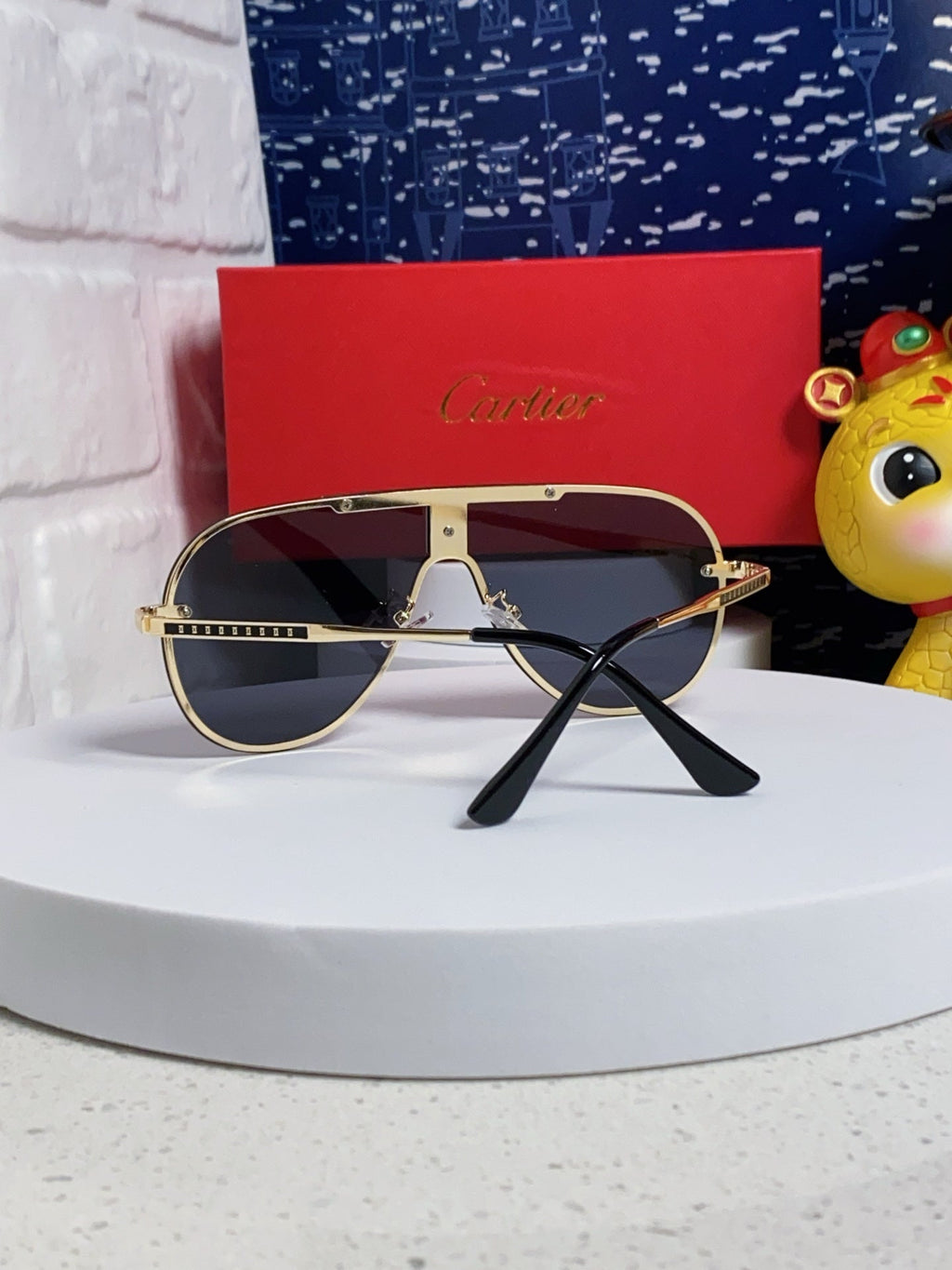 SIGNATURE AVIATOR FRAME SUNGLASSES  563238 IN METAL