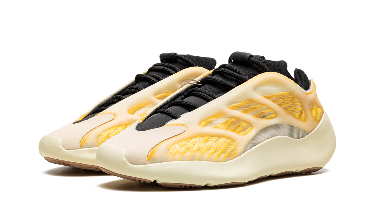 Yeezy 700 V3 "Mono Safflower" HP5425