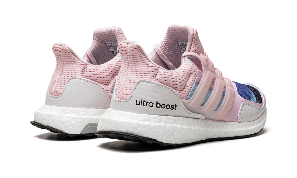 ULTRABOOST S&L DNA WMNS "Women in Power" FX7986