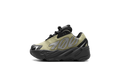 Boost 700 MNVN "Resin" GY4812