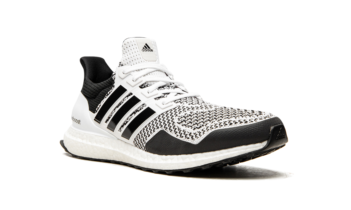 UltraBoost 1.0 DNA "Cookies And Cream" H68156